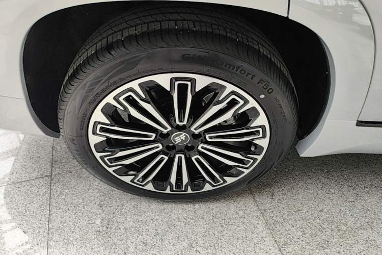 Used JETOUR Shanhai L9 2025 1.5TD 2DHT Flagship Edition 6 Seats Right Rear Wheel Hub