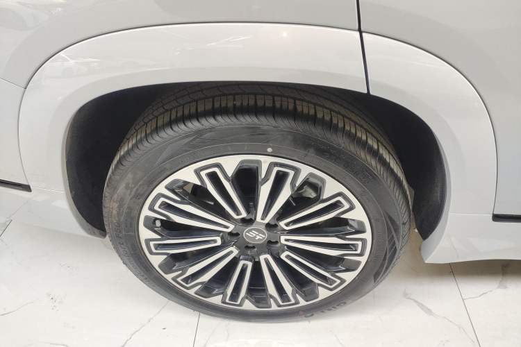 Used JETOUR Shanhai L9 2025 1.5TD 2DHT Flagship Edition 6 Seats Right Rear Wheel Hub