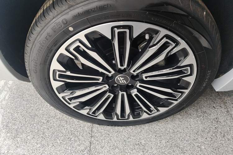 Used JETOUR Shanhai L9 2025 1.5TD 2DHT Flagship Edition 6 Seats Right Rear Wheel Hub