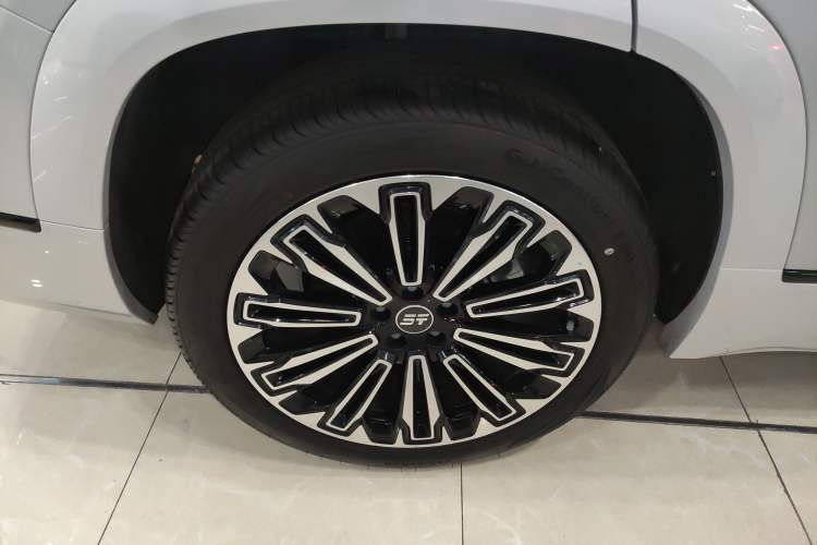 Used JETOUR Shanhai L9 2025 1.5TD 2DHT Flagship Edition 6 Seats Right Rear Wheel Hub