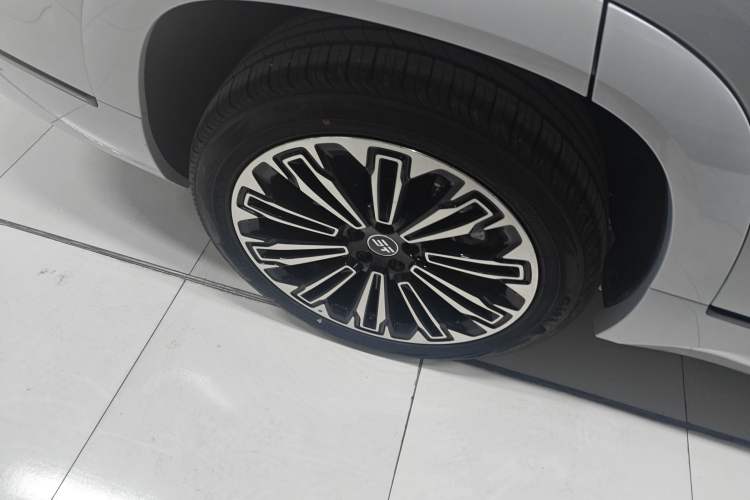Used JETOUR Shanhai L9 2025 1.5TD 2DHT Luxury Edition 6-Seater Right Rear Wheel Hub
