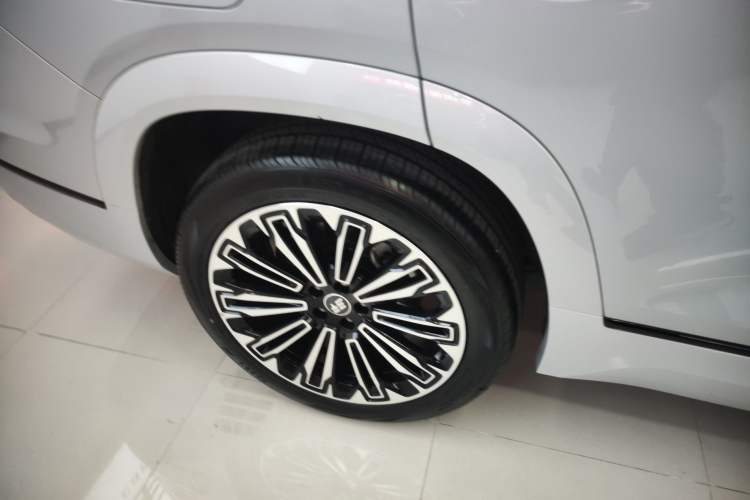 Used JETOUR Shanhai L9 2025 1.5TD 2DHT Flagship Edition 6 Seats Right Rear Wheel Hub