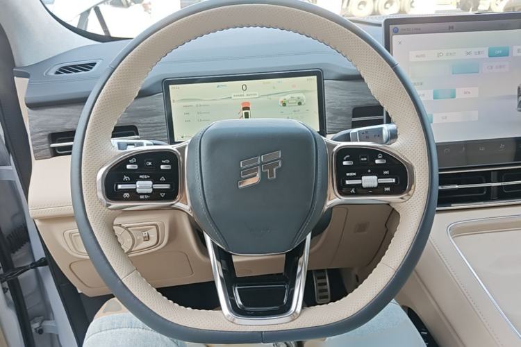Used JETOUR Shanhai L9 2025 1.5TD 2DHT Flagship Edition 6 Seats Steering Wheel