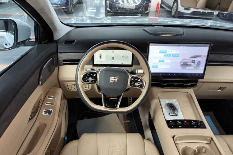Used JETOUR Shanhai L9 2025 1.5TD 2DHT Flagship Edition 6 Seats Steering Wheel