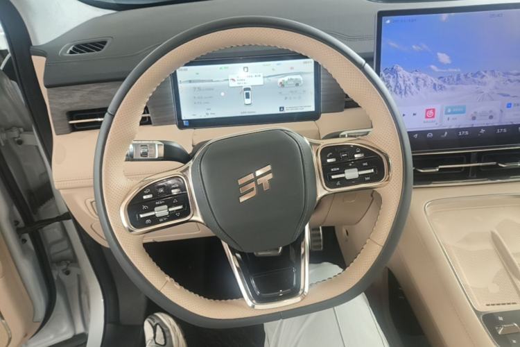 Used JETOUR Shanhai L9 2025 1.5TD 2DHT Flagship Edition 6 Seats Steering Wheel