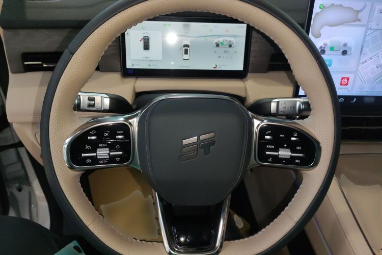 Used JETOUR Shanhai L9 2025 1.5TD 2DHT Flagship Edition 6 Seats Steering Wheel