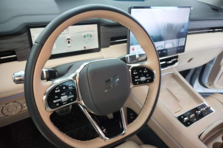 Used JETOUR Shanhai L9 2025 1.5TD 2DHT Flagship Edition 6 Seats Steering Wheel