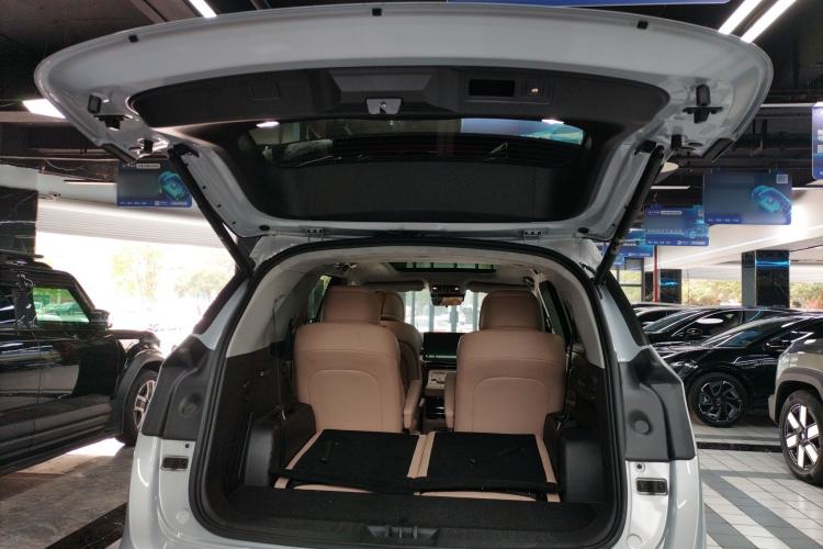 Used JETOUR Shanhai L9 2025 1.5TD 2DHT Flagship Edition 6 Seats Trunk