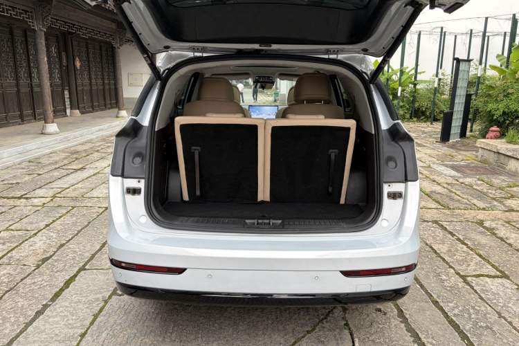 Used JETOUR Shanhai L9 2025 1.5TD 2DHT Flagship Edition 6 Seats Trunk