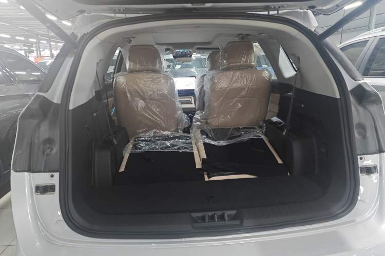 Used JETOUR Shanhai L9 2025 1.5TD 2DHT Luxury Edition 6-Seater Trunk