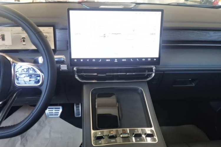 Used JETOUR Shanhai L9 2025 1.5TD 2DHT Luxury Edition 6-Seater Audio And AC Panel