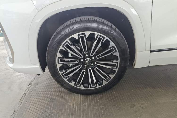 Used JETOUR Shanhai L9 2025 1.5TD 2DHT Flagship Edition 6 Seats Left Front Wheel Hub