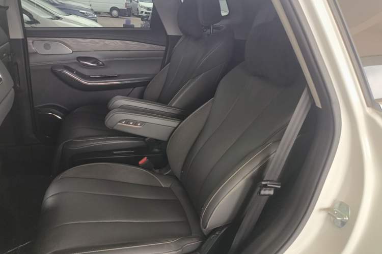 Used JETOUR Shanhai L9 2025 1.5TD 2DHT Flagship Edition 6 Seats Left Rear Seat
