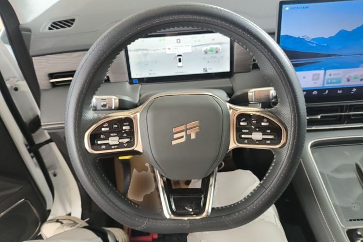 Used JETOUR Shanhai L9 2025 1.5TD 2DHT Flagship Edition 6 Seats Steering Wheel