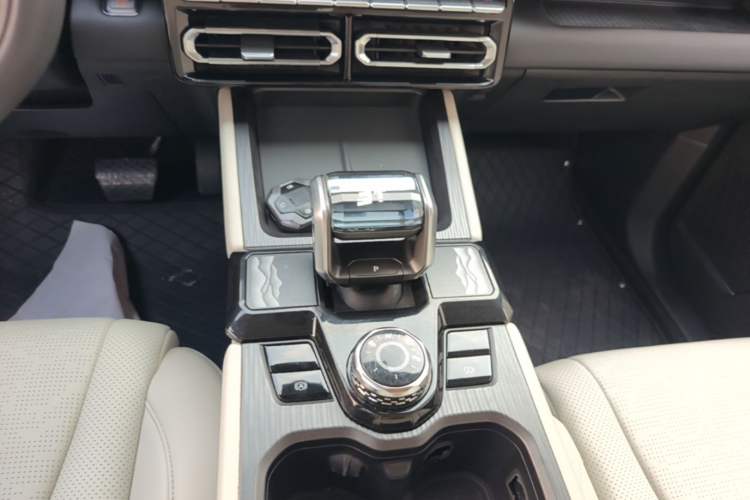 Used JETOUR Shanhai T1 2025 150 km to the Lake Gear Lever