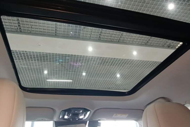Used JETOUR Shanhai T1 2025 150 km Heading South Headliner
