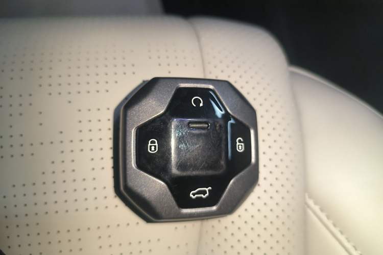 Used JETOUR Shanhai T1 2025 150 km Heading South Interior 1