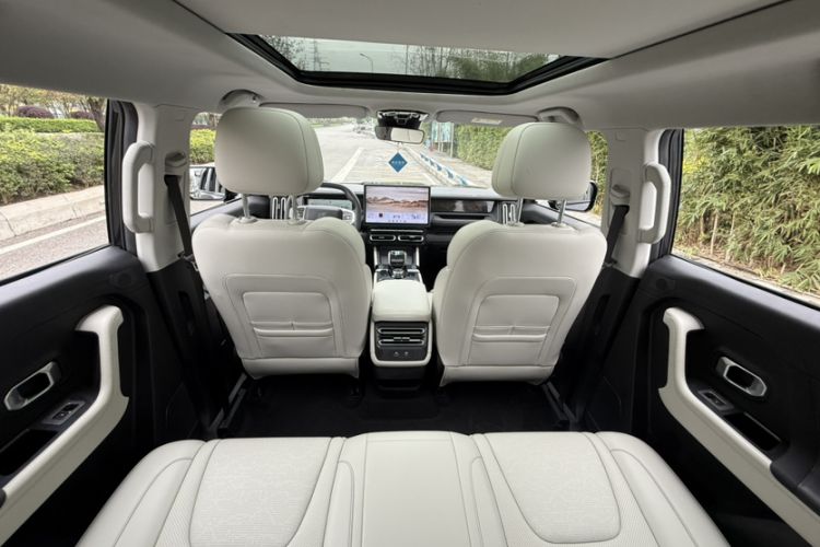 Used JETOUR Shanhai T1 2025 150 km to the Lake Interior 3