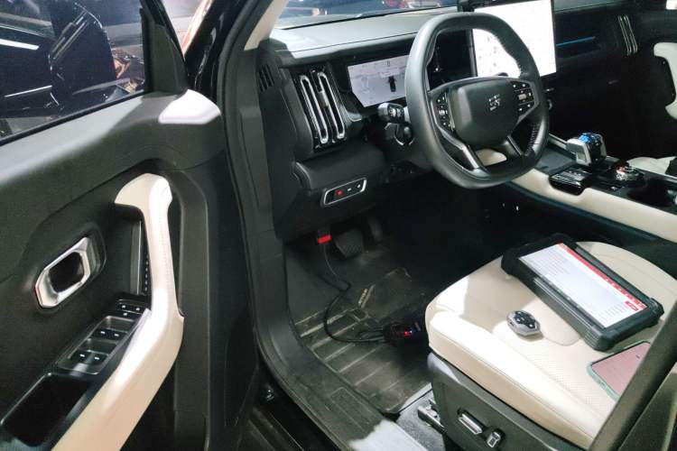 Used JETOUR Shanhai T1 2025 150 km Heading South Left Front Seat