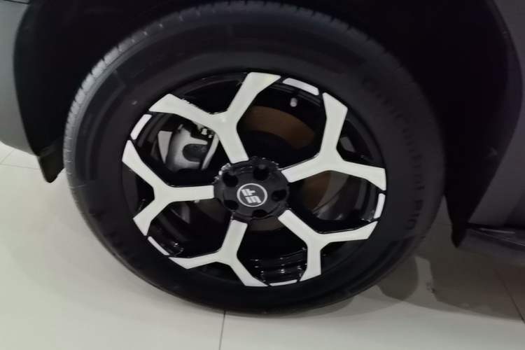 Used JETOUR Shanhai T1 2025 150 km Heading South Left Front Wheel Hub