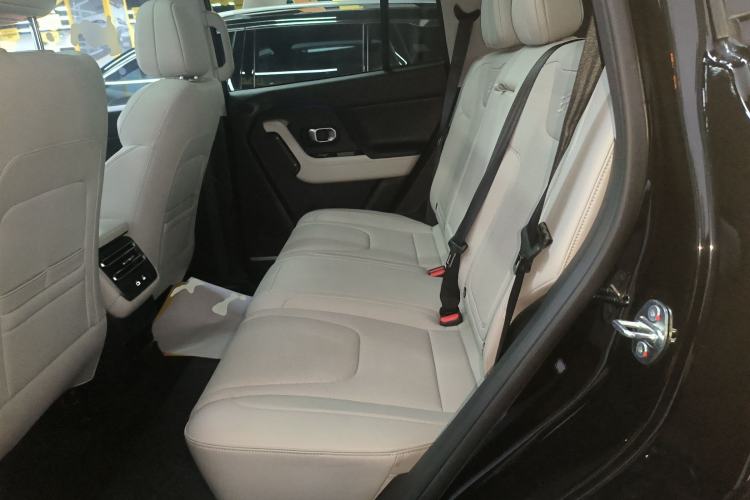 Used JETOUR Shanhai T1 2025 150 km Heading South Left Rear Seat