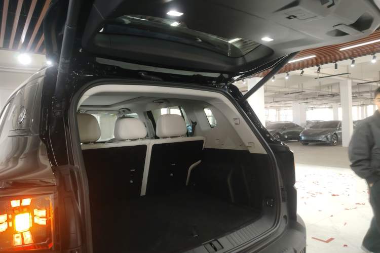 Used JETOUR Shanhai T1 2025 150 km Heading South Trunk