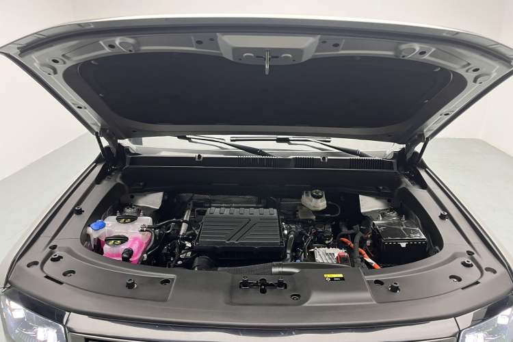 Used JETOUR Shanhai T1 2025 150 km Heading South Engine Bay