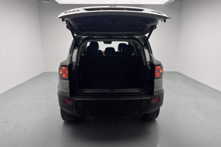 Used JETOUR Shanhai T1 2025 150 km Heading South Interior 5