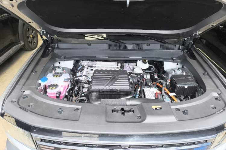 Used JETOUR Shanhai T1 2025 150 km to the Lake Engine Bay
