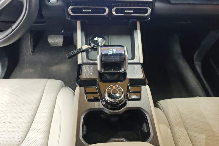 Used JETOUR Shanhai T1 2025 150 km to the Lake Gear Lever