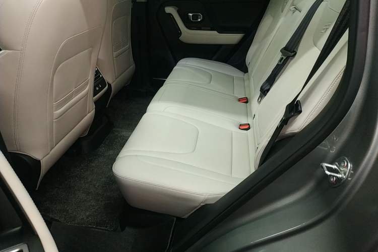 Used JETOUR Shanhai T1 2025 150 km to the Lake Interior 2