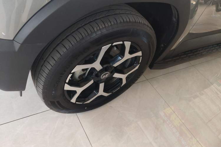 Used JETOUR Shanhai T1 2025 150 km Heading South Left Front Wheel Hub