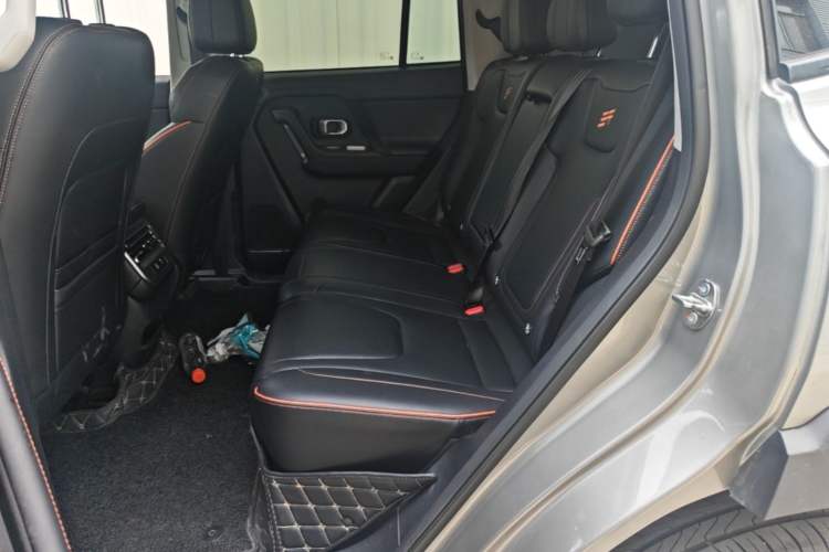 Used JETOUR Shanhai T1 2025 150 km Heading South Left Rear Seat