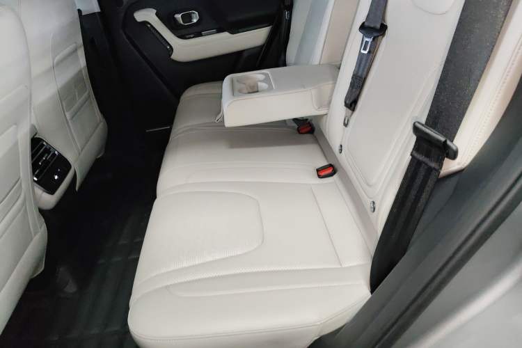 Used JETOUR Shanhai T1 2025 150 km Heading South Left Rear Seat