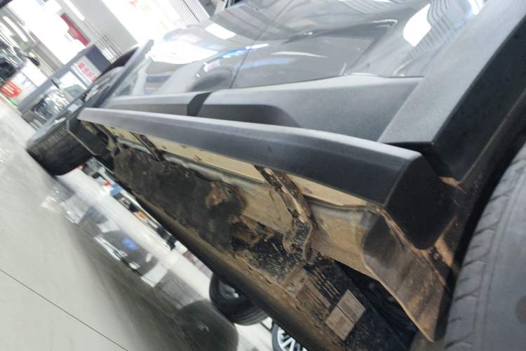 Used JETOUR Shanhai T1 2025 150 km Heading South Left Side Sill