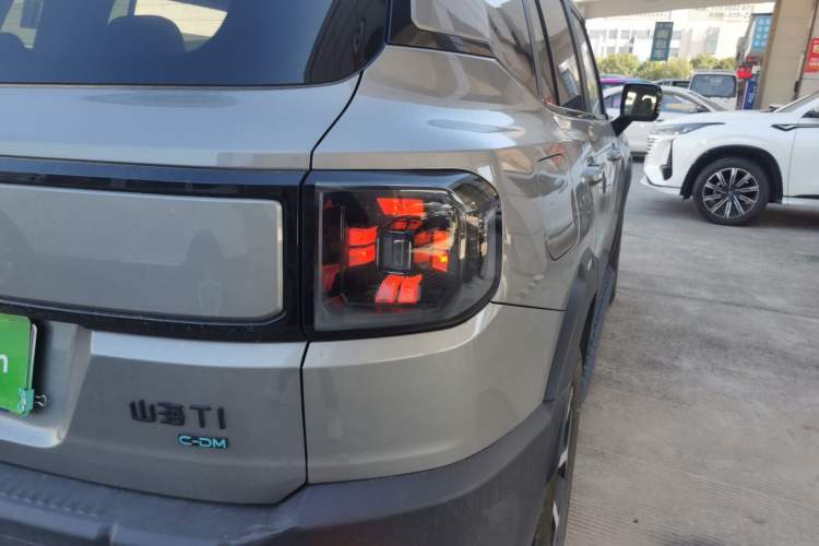 Used JETOUR Shanhai T1 2025 150 km Heading South Right Rear Taillight