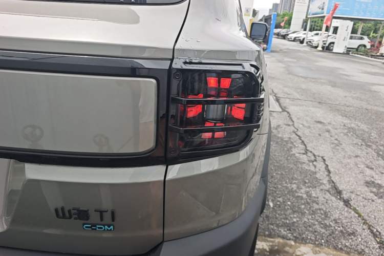 Used JETOUR Shanhai T1 2025 150 km Heading South Right Rear Taillight