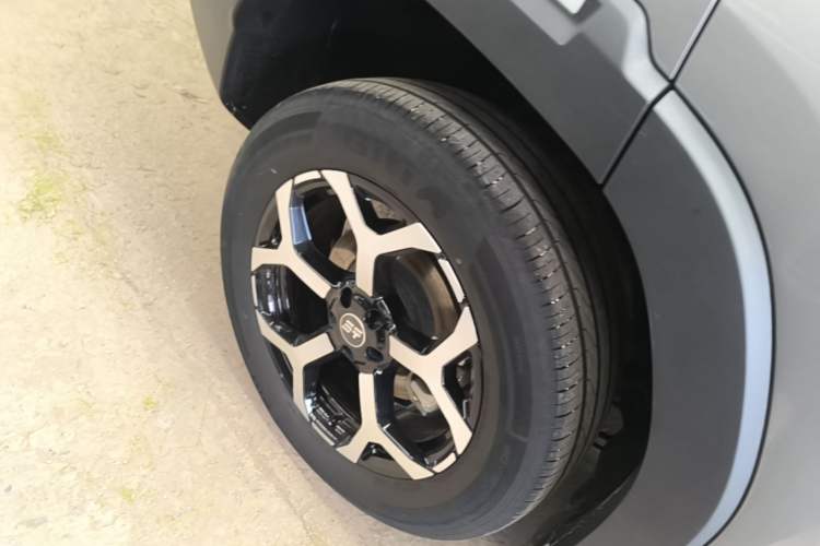 Used JETOUR Shanhai T1 2025 150 km to the Lake Right Rear Wheel Hub
