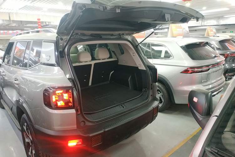 Used JETOUR Shanhai T1 2025 150 km to the Lake Trunk