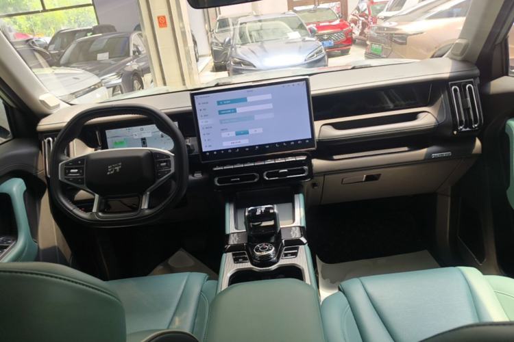 Used JETOUR Shanhai T1 2025 150 km Heading South Center Console