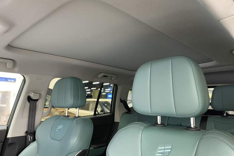 Used JETOUR Shanhai T1 2025 150 km Heading South Headliner
