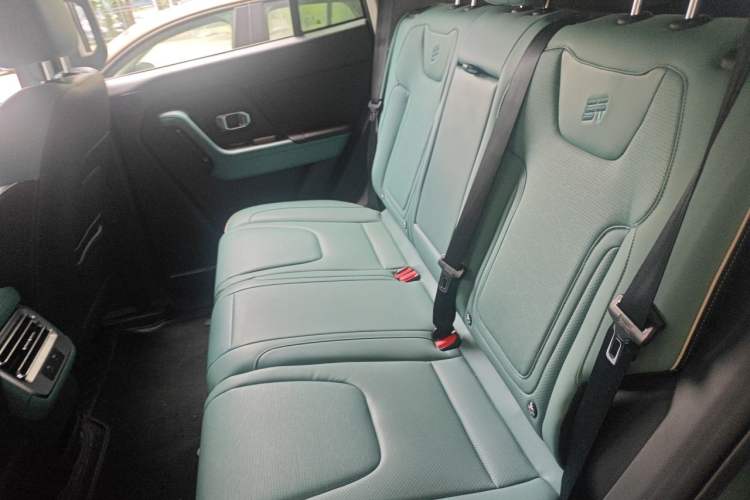 Used JETOUR Shanhai T1 2025 150 km Heading South Left Rear Seat