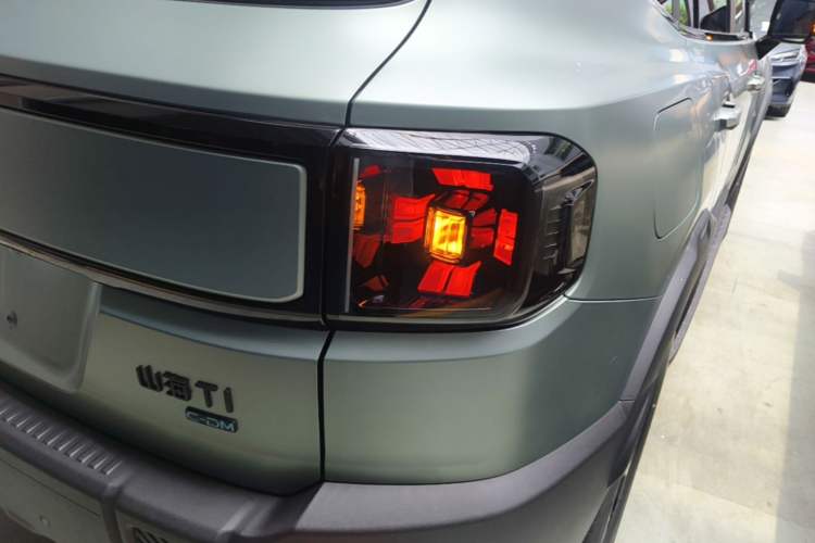 Used JETOUR Shanhai T1 2025 150 km Heading South Right Rear Taillight