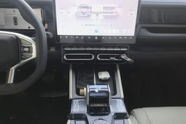 Used JETOUR Shanhai T1 2025 150 km Heading South Audio And AC Panel
