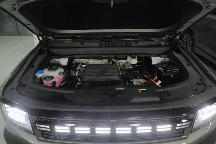 Used JETOUR Shanhai T1 2025 150 km Heading South Engine Bay