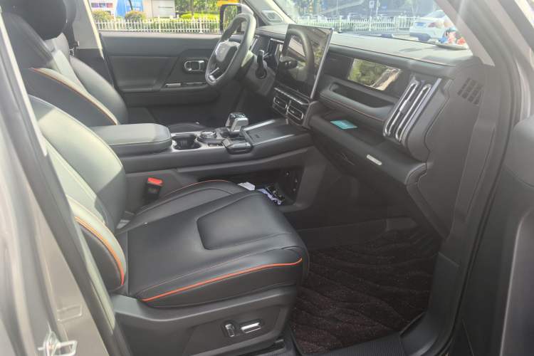 Used JETOUR Shanhai T1 2025 150 km Heading South Interior 2