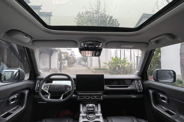 Used JETOUR Shanhai T1 2025 150 km Heading South Interior 2