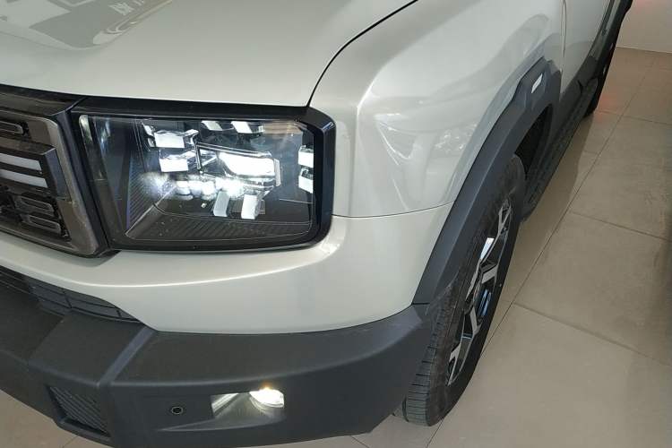 Used JETOUR Shanhai T1 2025 150 km Heading South Left Front Headlight