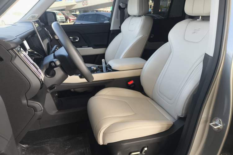 Used JETOUR Shanhai T1 2025 150 km Heading South Left Front Seat
