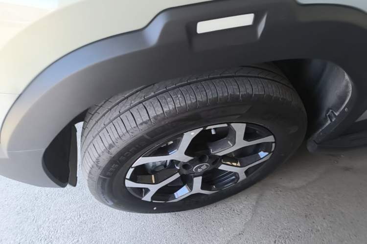 Used JETOUR Shanhai T1 2025 150 km Heading South Left Front Wheel Hub